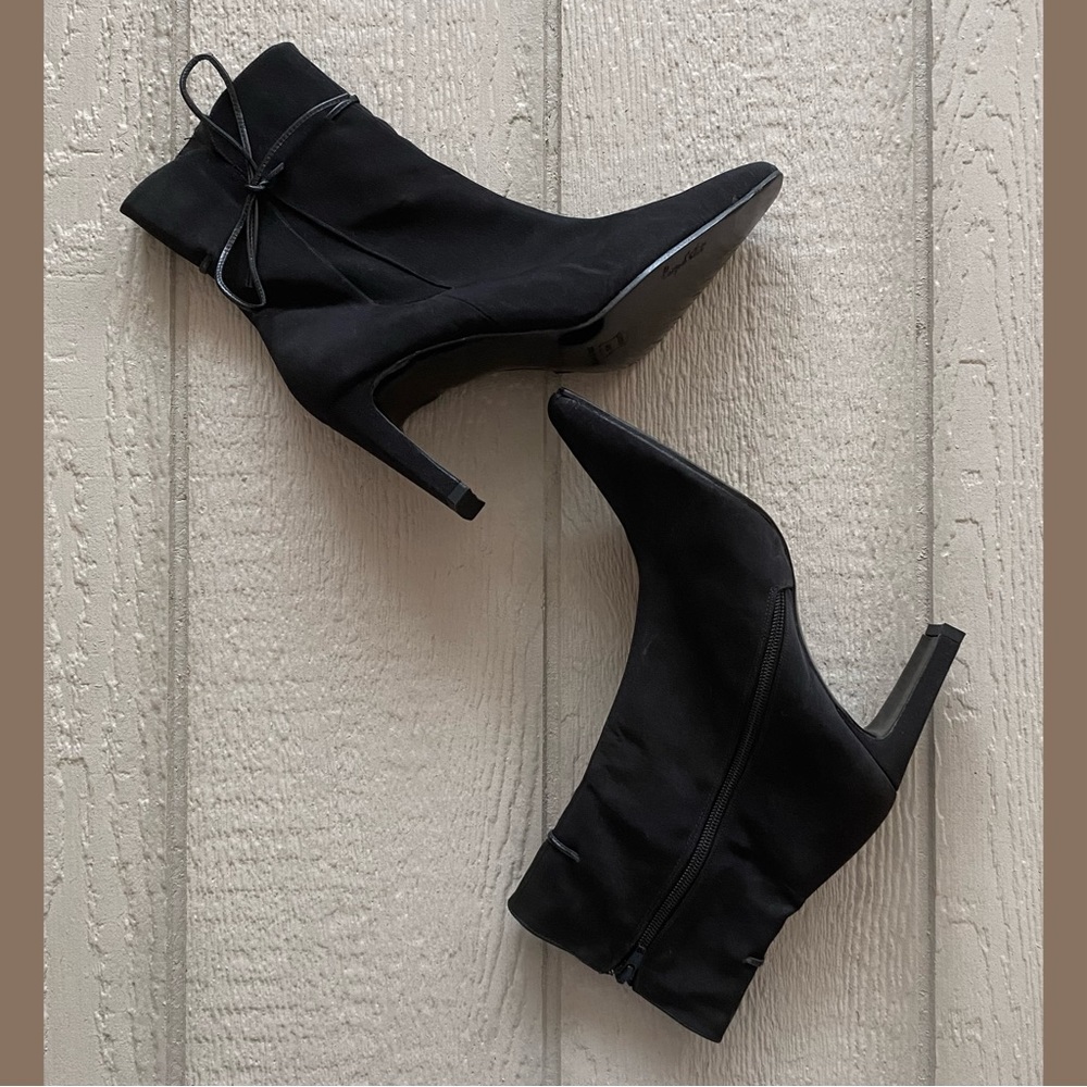 Coup d'etat Zip Heel Boots